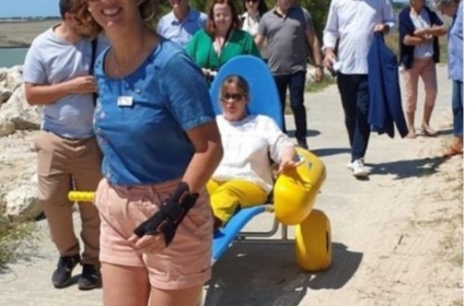 Test du Tiralo par Mme le maire de Port des Barques, Tiralo tiré par la présidente du Rotary club Tonnay Charente Estuaire